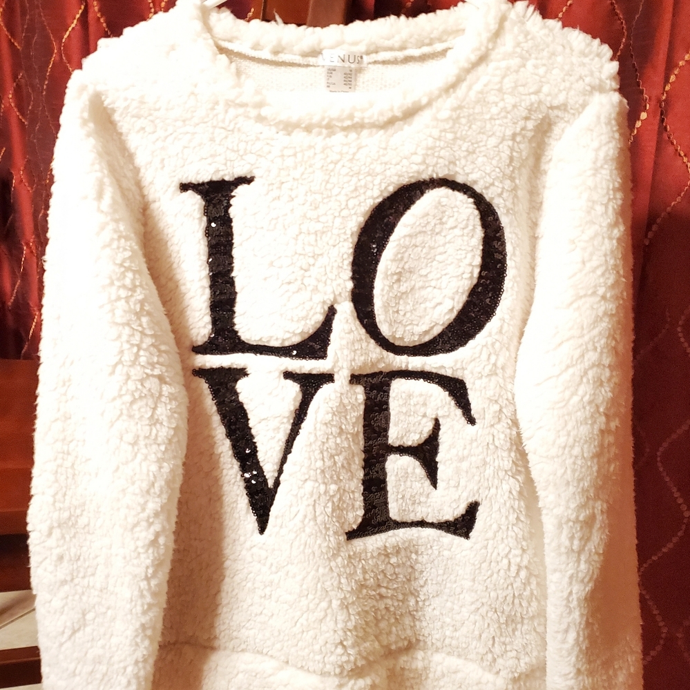 Venus Love Wuby Fleece Crew Neck Top Medium